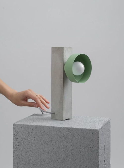 材质交响曲 金属结构如何演绎高级感的产品碰撞美学